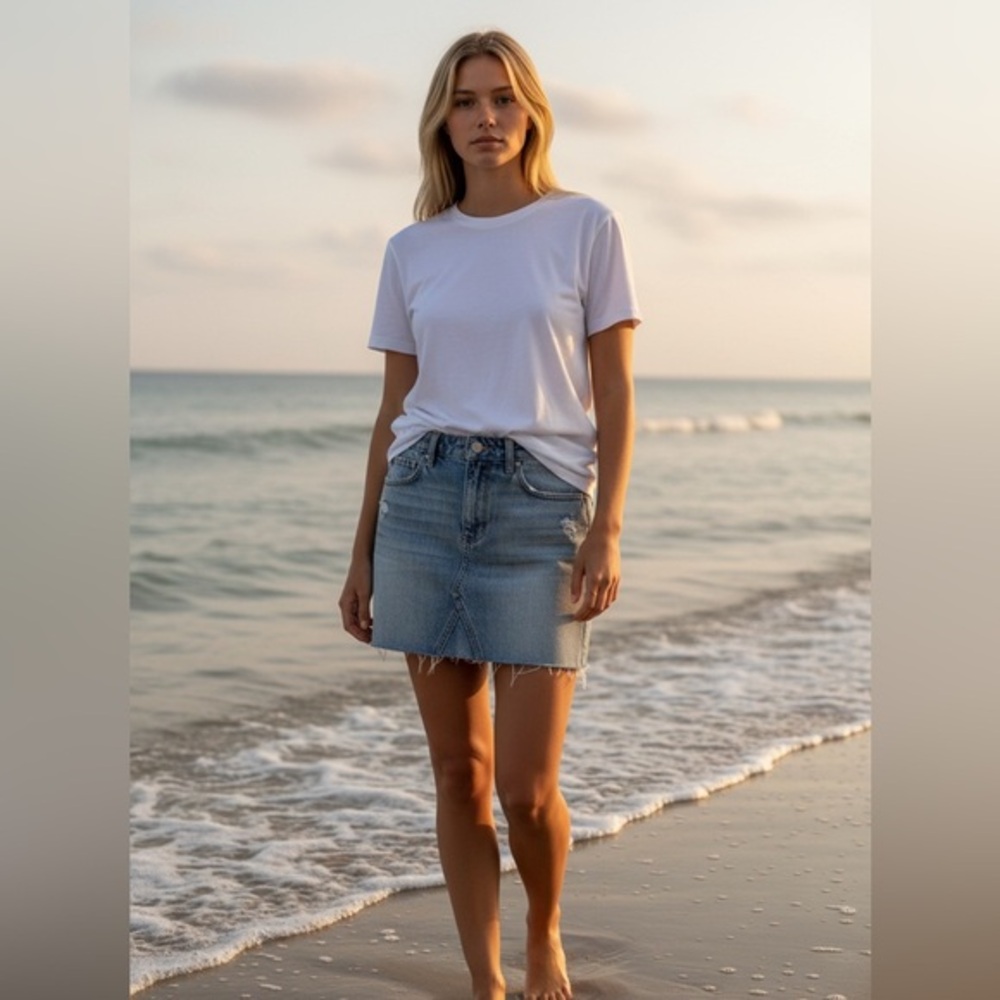 Hollister Surf Co distressed  flirty blue denim mini skirt in Size 3